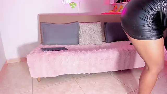 alisiadreams22 online show from 12/01/25, 07:59