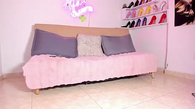 alisiadreams22 online show from 11/07/25, 07:29