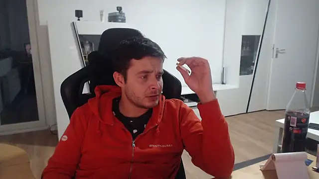 SharkLuigi online show from 12/06/24, 01:46