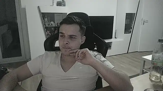 SharkLuigi online show from 01/16/25, 11:27