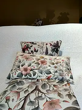 Melody87 online show from 11/20/25, 08:09