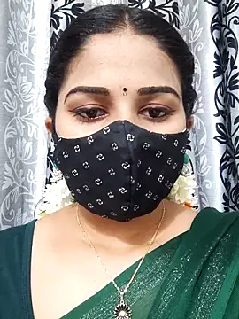 Snapshot of Angleannie chatting on 09/10/25, 05:23 Angleannie online show from 09/10/25, 05:23