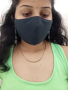 Snapshot of Angleannie chatting on 11/01/25, 04:23 Angleannie online show from 11/01/25, 04:23