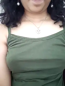 Snapshot of Angleannie chatting on 10/03/25, 01:45 Angleannie online show from 10/03/25, 01:45