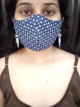 Snapshot of Angleannie chatting on 11/19/25, 03:23 Angleannie online show from 11/19/25, 03:23