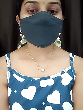 Snapshot of Angleannie chatting on 01/18/26, 04:32 Angleannie online show from 01/18/26, 04:32