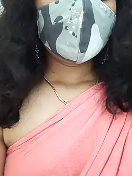 Snapshot of Angleannie chatting on 10/13/25, 03:30 Angleannie online show from 10/13/25, 03:30