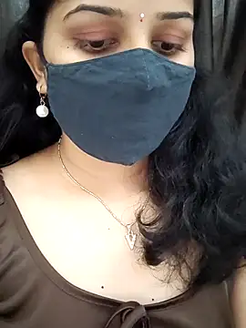 Snapshot of Angleannie chatting on 12/18/25, 04:33 Angleannie online show from 12/18/25, 04:33