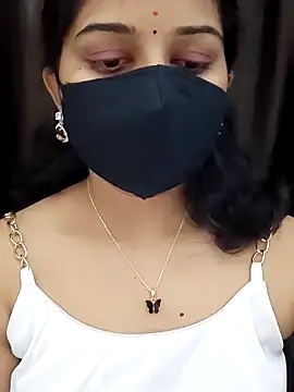 Snapshot of Angleannie chatting on 02/20/26, 05:26 Angleannie online show from 02/20/26, 05:26