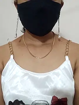 Snapshot of Angleannie chatting on 10/04/25, 03:46 Angleannie online show from 10/04/25, 03:46