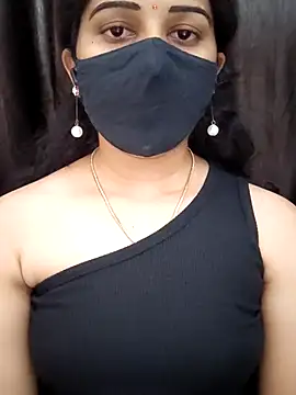 Snapshot of Angleannie chatting on 11/04/25, 07:28 Angleannie online show from 11/04/25, 07:28