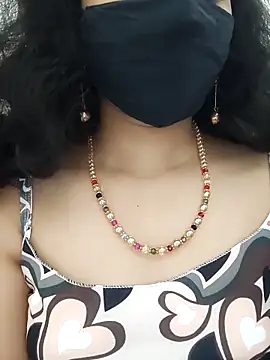 Snapshot of Angleannie chatting on 10/14/25, 04:13 Angleannie online show from 10/14/25, 04:13