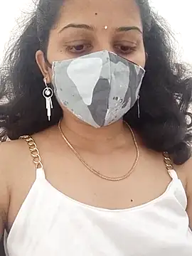 Snapshot of Angleannie chatting on 10/17/25, 08:39 Angleannie online show from 10/17/25, 08:39