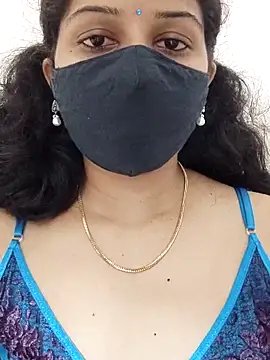 Snapshot of Angleannie chatting on 10/31/25, 01:52 Angleannie online show from 10/31/25, 01:52