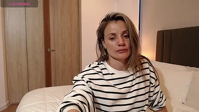 Snapshot of sweetfantasyy69 chatting on 12/23/24, 10:55 sweetfantasyy69 online show from 12/23/24, 10:55