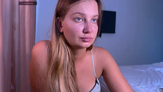 Snapshot of Femdom_Lola chatting on 06/16/26, 03:06 Femdom Lola online show from 06/16/26, 03:06