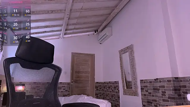 Femdom Lola online show from 04/29/26, 04:38