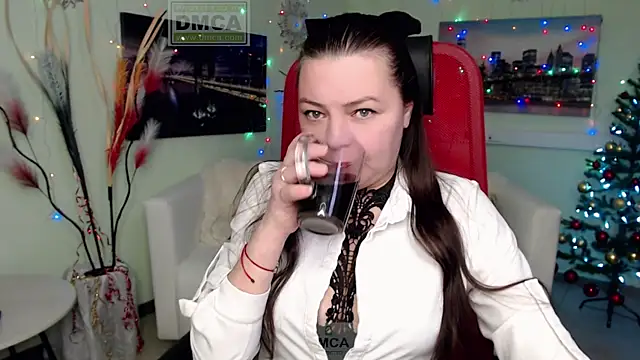 Lily flower7 online show from 12/17/25, 05:23