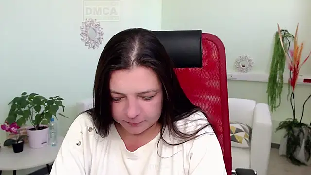 Lily flower7 online show from 10/06/25, 07:53