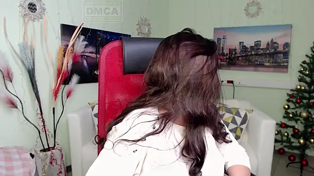 Lily flower7 online show from 12/19/25, 08:27