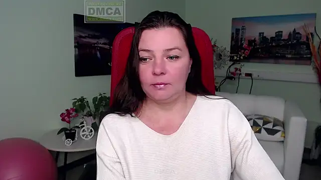 Lily flower7 online show from 11/26/25, 10:04