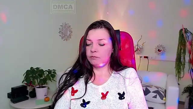 Lily flower7 online show from 10/31/25, 04:53