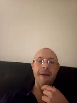 Guitccch online show from 04/08/26, 02:35