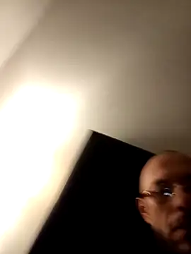 Guitccch online show from 04/04/26, 03:46