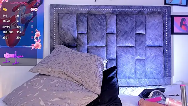 Snapshot of CandyRoxx1_ chatting on 03/14/25, 07:23 CandyRoxx1 online show from 03/14/25, 07:23