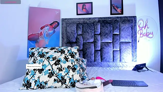 Snapshot of CandyRoxx1_ chatting on 11/19/25, 05:35 CandyRoxx1 online show from 11/19/25, 05:35