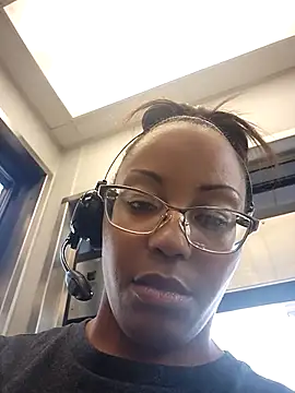 Snapshot of samone9 chatting on 11/01/25, 06:24 samone9 online show from 11/01/25, 06:24