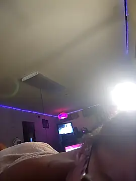 Snapshot of samone9 chatting on 10/06/25, 06:36 samone9 online show from 10/06/25, 06:36