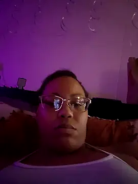 Snapshot of samone9 chatting on 10/30/25, 07:39 samone9 online show from 10/30/25, 07:39