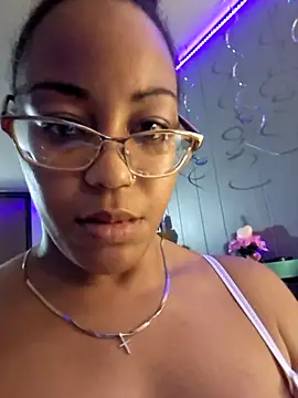 Snapshot of samone9 chatting on 02/14/25, 05:30 samone9 online show from 02/14/25, 05:30