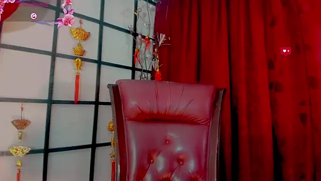 Snapshot of twoblacksexy chatting on 02/06/25, 10:43 twoblacksexy online show from 02/06/25, 10:43