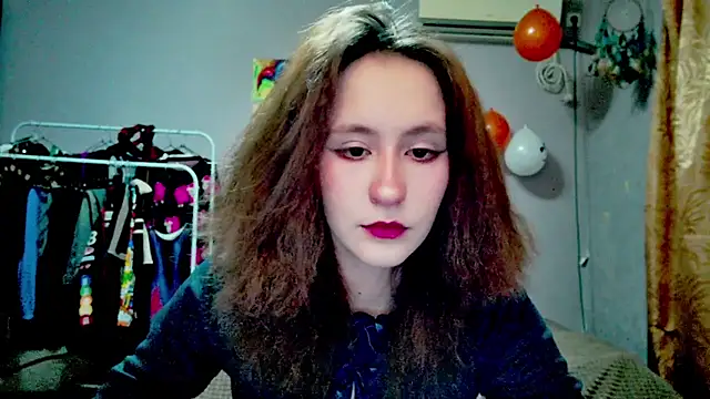 JoannaTompson online show from 10/28/25, 10:52