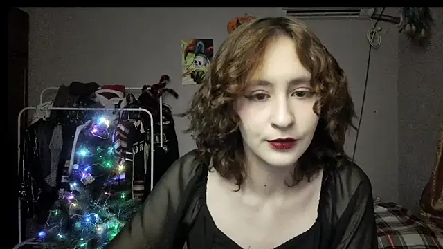 Snapshot of JoannaTompson chatting on 12/26/24, 12:57 JoannaTompson online show from 12/26/24, 12:57