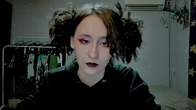 JoannaTompson online show from 06/19/26, 12:05