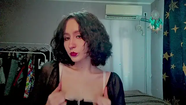JoannaTompson online show from 06/11/26, 02:22