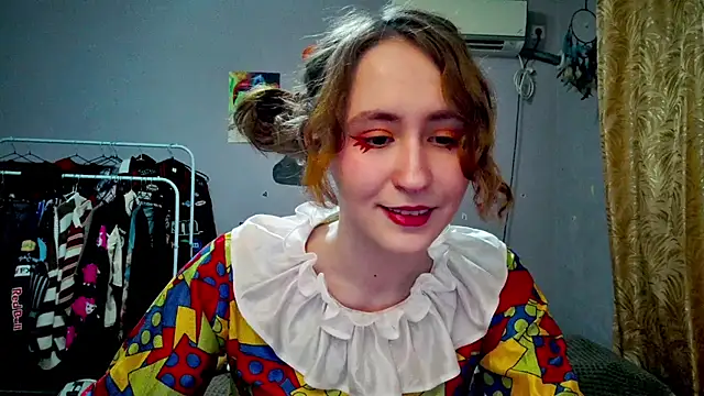 Snapshot of JoannaTompson chatting on 03/22/25, 01:54 JoannaTompson online show from 03/22/25, 01:54
