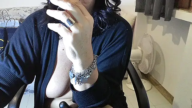 Snapshot of 45marina45 chatting on 03/19/25, 08:55 45marina45 online show from 03/19/25, 08:55
