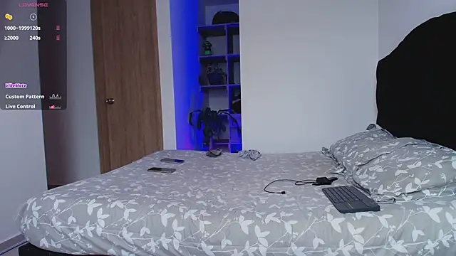 Aron-santoro online show from 12/18/25, 08:23