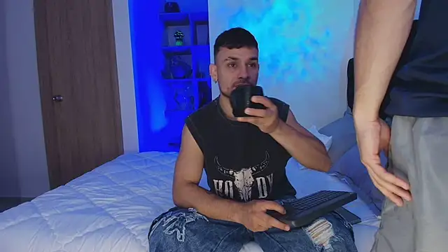 Snapshot of Aron-santoro chatting on 01/11/26, 05:31 Aron-santoro online show from 01/11/26, 05:31