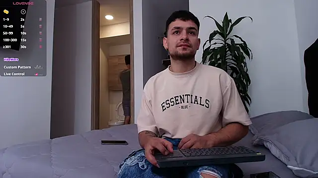 Aron-santoro online show from 03/19/26, 04:29