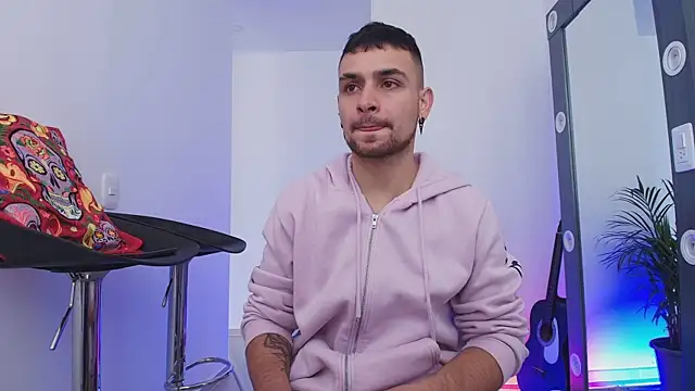 Aron-santoro online show from 11/10/25, 02:44