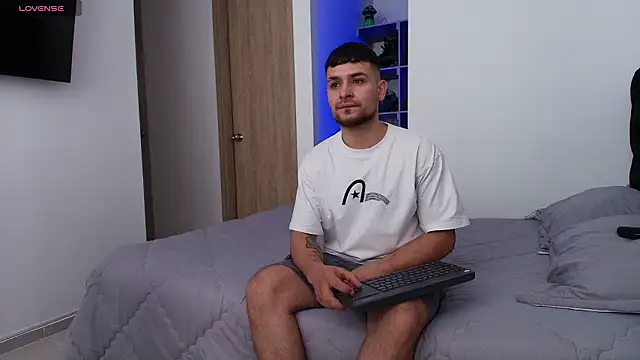 Aron-santoro online show from 03/09/26, 03:04