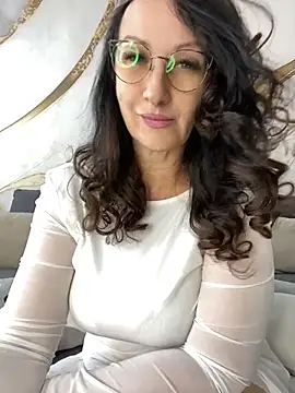 Snapshot of Katie-n chatting on 06/19/26, 10:10 Katie-n online show from 06/19/26, 10:10
