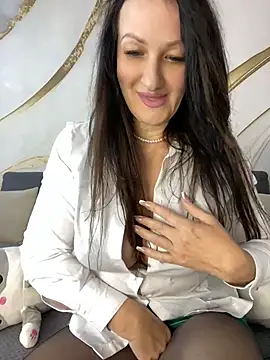Katie-n online show from 06/30/26, 06:02
