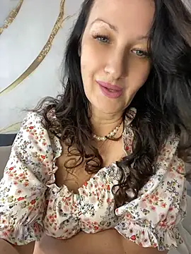 Katie-n online show from 07/02/26, 06:19