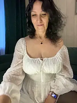 Katie-n online show from 12/25/24, 06:31